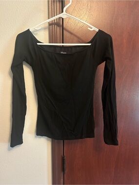 Black Long-Sleeve Scoop Neck Women's Top